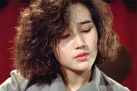 她是中英马来三国混血，香港花滑冠军，被众多男星爱慕女儿已出道图片