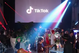 国际版抖音Tiktok怎么切换设置地区？Tiktok各国切换教程图片