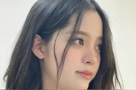 欧阳娜娜画“水蜜桃”妆容，养眼妩媚撩人心，越来越有女人味图片