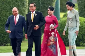 东方时尚闪耀峰会！泰国夫人穿裹身裙端庄，越南夫人穿奥黛真贵气图片