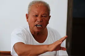 表情包“梭哈老人”背后的故事：一场鲜为人知的悲剧和不白之冤图片