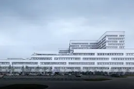 “花园式”医院设计，围合庭院的方式图片