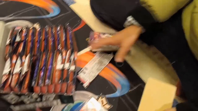 今天我们拆一盒好吃又好玩的奥特曼卡包，看看能出啥稀有好卡？