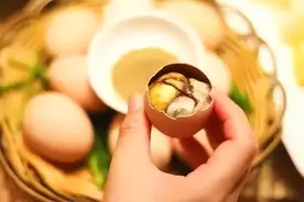 活珠子毛蛋为何成网红小吃？营养价值高于鸡蛋，专家却不建议食用图片