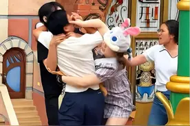 迪士尼互殴最新后续！知情人曝原因，格子女是惹祸精，通报来了图片