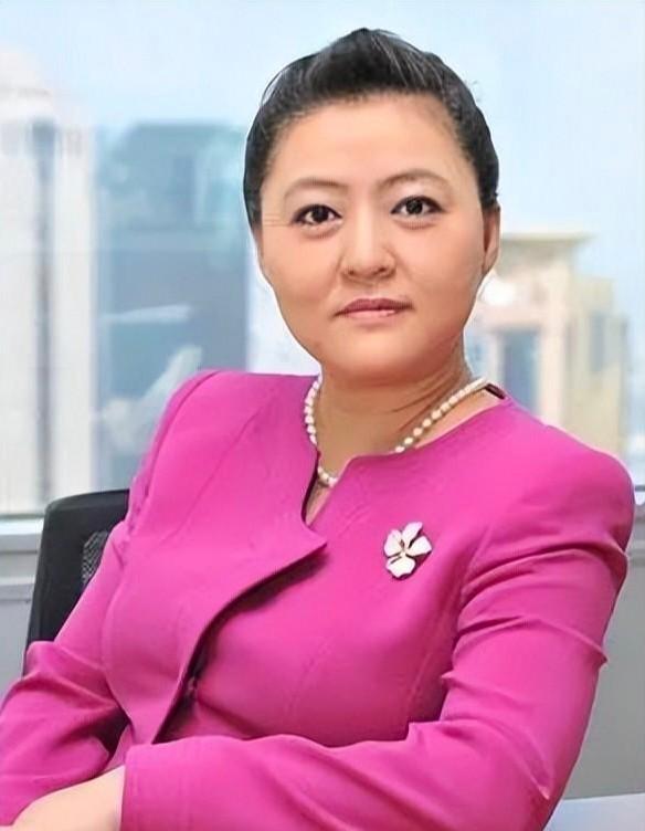 重庆学渣救丁磊,刘强东,作育3个首富,50岁身价百亿,凭啥?