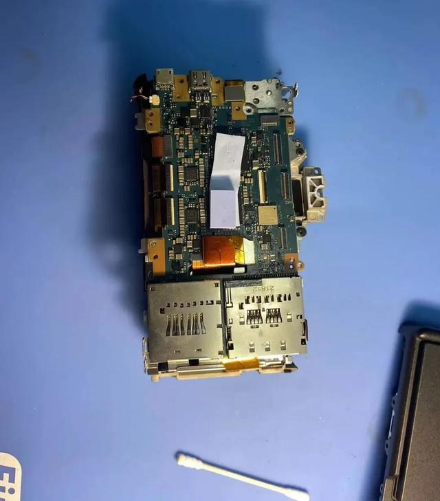 惨!充电烧掉a7m4主板是怎么回事?