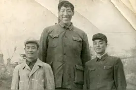 曾撑起四川男篮的巨人石挪威，时为世界第二高人，老成都还记得吗图片