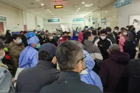 家门口就能看夜门诊！但社区医生也有烦恼：抗病毒药物不会用怎么办？图片