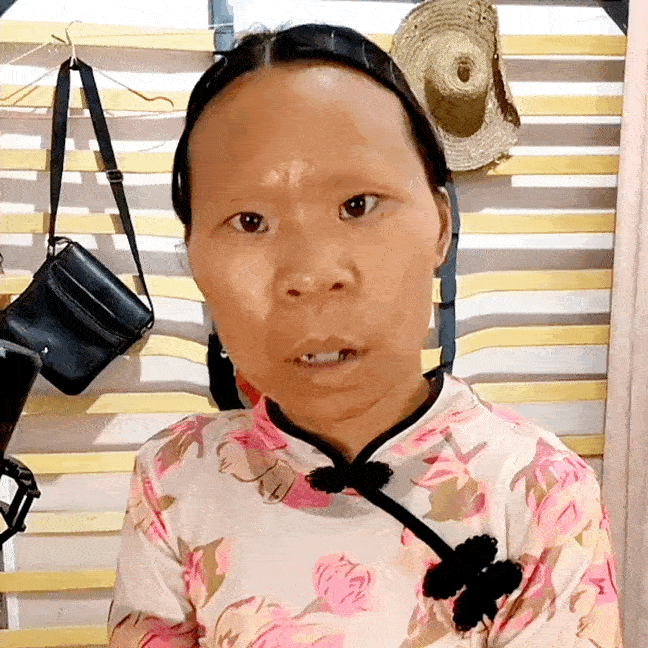 你表情包里的丑女李美丽，真实的本人是这样的，没想到吧图片