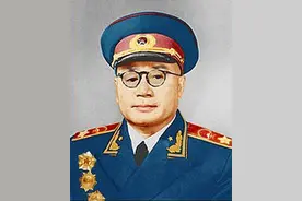 开国功勋刘伯承元帅的书法作品，洒脱率意，豪气勃发。图片