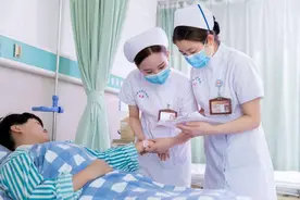当男科的女护士是什么体验？不会难为情吗？年轻护士分享了经历图片