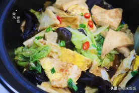4种食材，一碗料汁，炖一炖鲜香又入味，素菜也能这么好吃图片