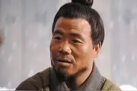 “武大郎”宋文华：矮个男人也有春天，妻子比他高10厘米图片