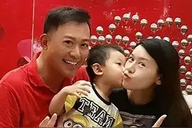 古装男神黄海冰：和丁克前妻愤而离婚，再娶娇妻孕育两子幸福美满图片