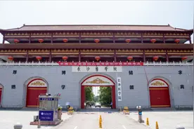 唯一的民办本科医学院：以省会城市命名，为基层培养好医生图片