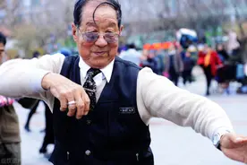 62岁大爷找女人搭伙过日子：每月给她花6千都行，但要满足3个要求图片