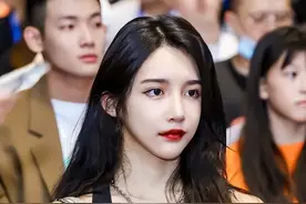 网红艾比“变性”后遗症严重，术后半年流血不停，寿命不如常人图片