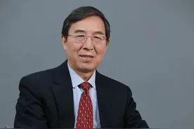 东卫名家 || 顾永忠：寄语青年律师“初极三问”图片