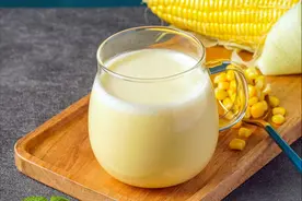 打玉米汁，只放清水是错的，多加2样，香味浓郁，口感细腻顺滑图片