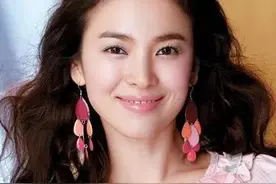 美图分享丨回眸一笑百媚生，她的笑容是一种能够治愈一切的笑容图片