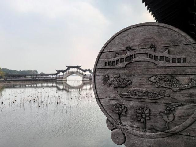 绍兴爆火真相：上海老头实测，古桥、飞艇、慢生活，一个都没踩雷