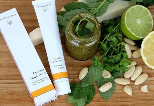 弱酸性氨基酸洗面奶品牌有哪些？洗面奶推荐：使皮肤变得湿润光滑