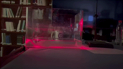 我们从物理学原理出发证明了奥特曼的激光可以拐弯 | 正经玩