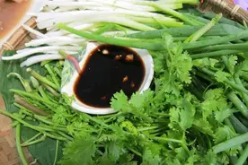 为什么吃香菜有两种极端，有人厌恶，有人爱吃，原因只有这一个图片