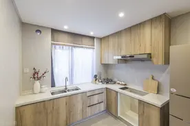 难怪越来越多的人给厨房安装“烟道柜”，用过才知道有多爽图片