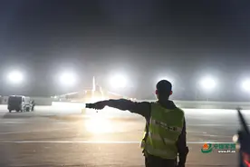 托举战鹰翱翔 走近北部战区空军航空兵某旅机务兵图片