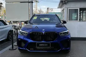 宝马X5M：4.4T+8AT高性能X5，输出高达600马力，落地仅140万出头图片