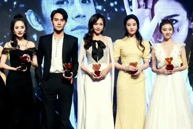 ����Ƹչ���������ȫ���������Щ�˾�����ס�ˣ���������ì�ܣ�