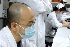 两条腿不一样长又叫下肢不等长，到底是什么原因导致的？图片