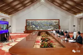 尹力视频会见美国康卡斯特集团董事长兼首席执行官图片