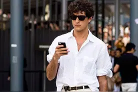 建议中年男人：秋天多穿这3种“基础款”，简约、舒适还不显油腻图片