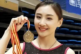 奥运蹦床公主何雯娜，打破世俗观念，未婚先孕嫁给二婚男图片