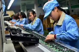 东莞往事：流水线女工的双面人生图片