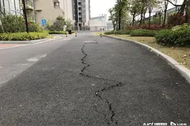 江门碧桂园世纪滨江路面多处下沉、开裂，业主担心不安全图片