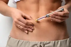 糖尿病患者，眼睛出现这5种不适，及时控制血糖，避免并发症图片