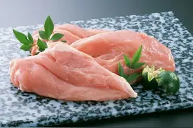 鸡胸肉拿回家别再水煮了，分享3道好吃的做法，营养美味又解馋图片