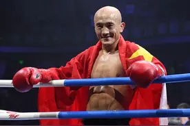 武僧一龙“以静制动”KO泰拳王播求，了解一龙传奇拳击之路图片
