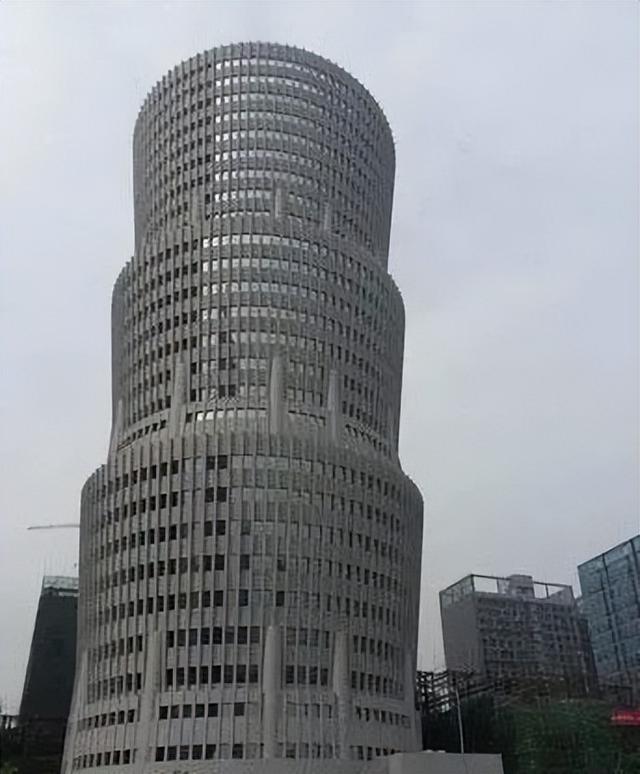 中国台湾一儿童乐园被评“像墓地”，家长吐槽：丑到我汗毛倒立