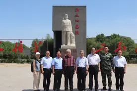 英雄墓志鲁南书图片