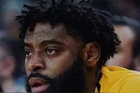 3年禁赛结束！回归NBA！埃文斯恢复球员身份！训练场上和沃尔对飚图片