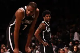 交易之后，米尔斯原形毕露，离开了哈登，他在场上甚至成了负资产图片