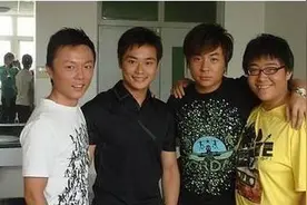 四个功夫童星长大后，个个豪车代步，美女相伴！只有他没交过女友图片