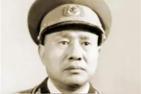 他当纵队司令优柔寡断，降为副司令打得毫不犹豫，此人是哪位将军图片