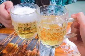 和姐妹喝酒时发的搞笑文案图片