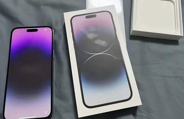 预算超8000元，选iPhone14还是荣耀Magic V2?真实感受不吐不快